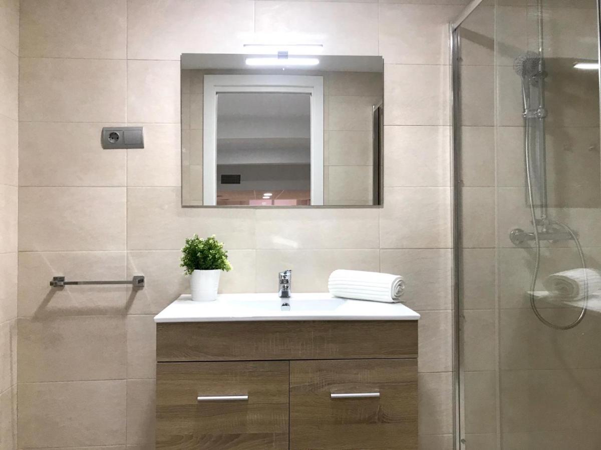 Modern & Spacious Apartment In Plaza De La Merced Malaga Luaran gambar