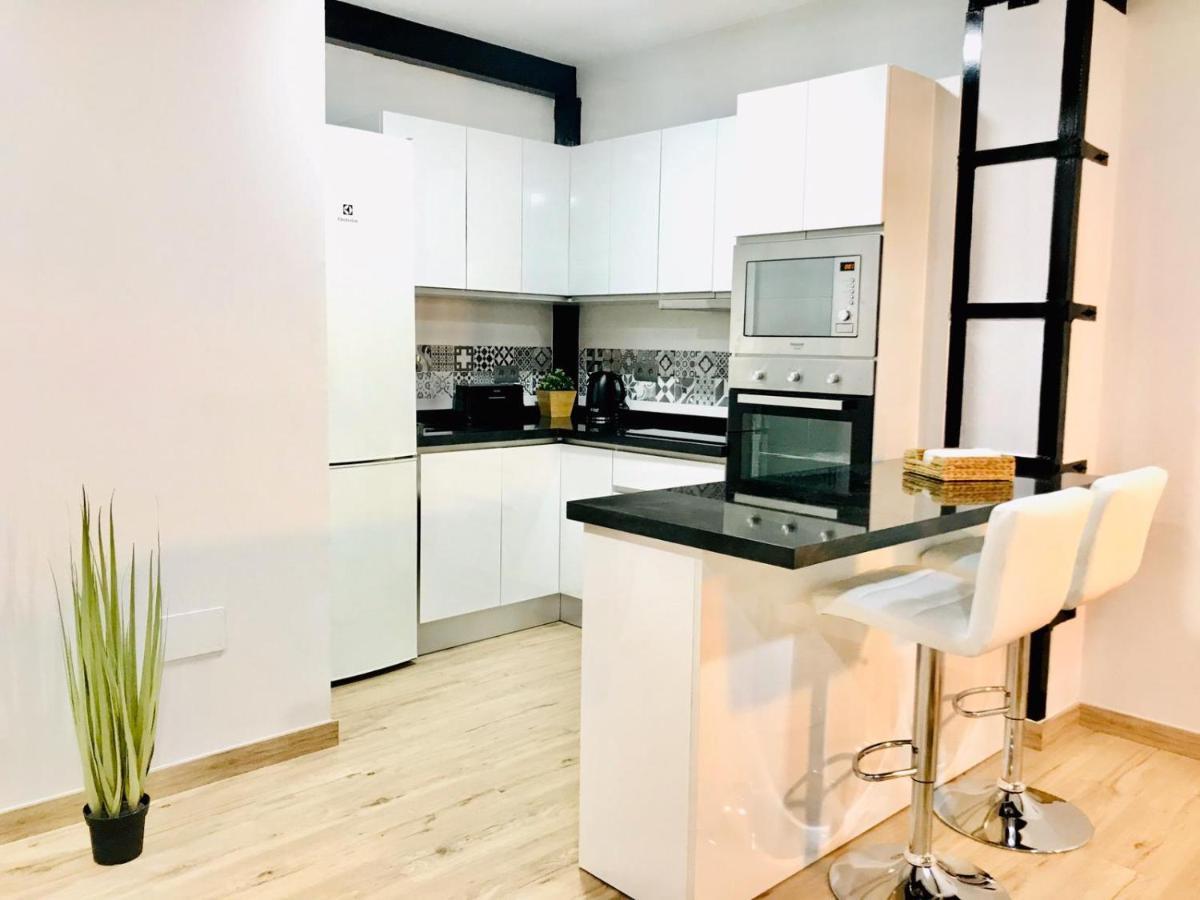 Modern & Spacious Apartment In Plaza De La Merced Malaga Luaran gambar