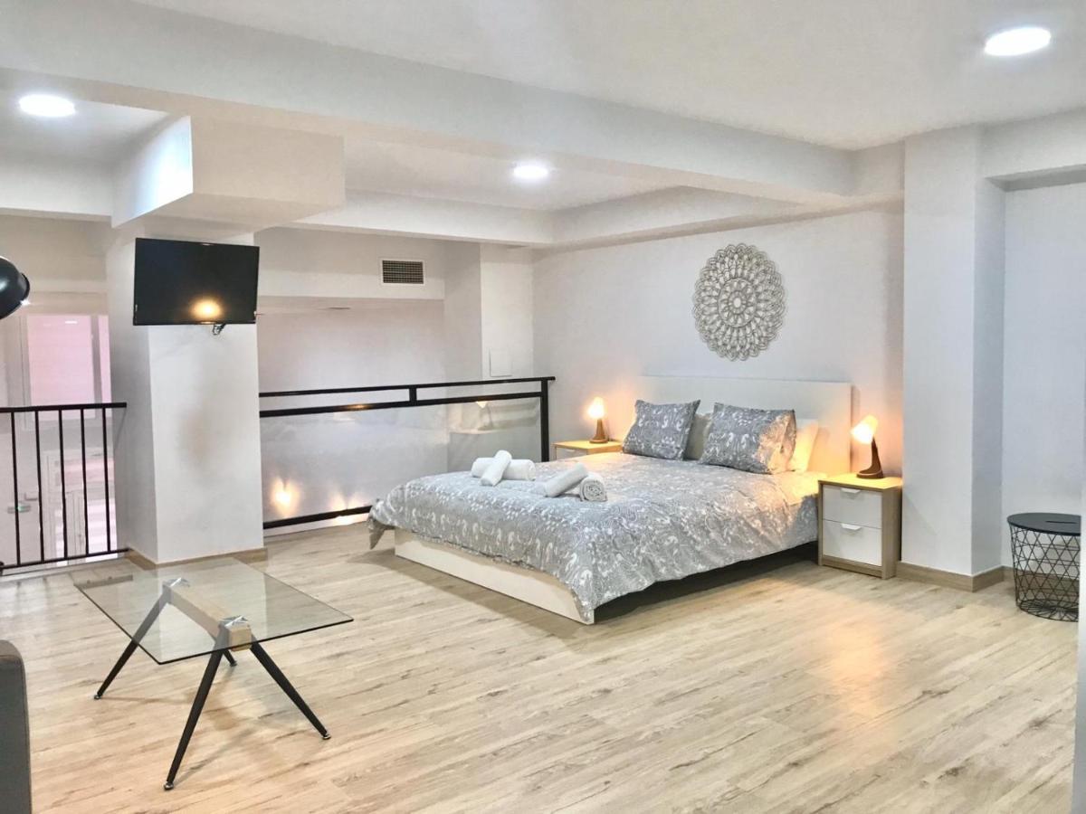 Modern & Spacious Apartment In Plaza De La Merced Malaga Luaran gambar